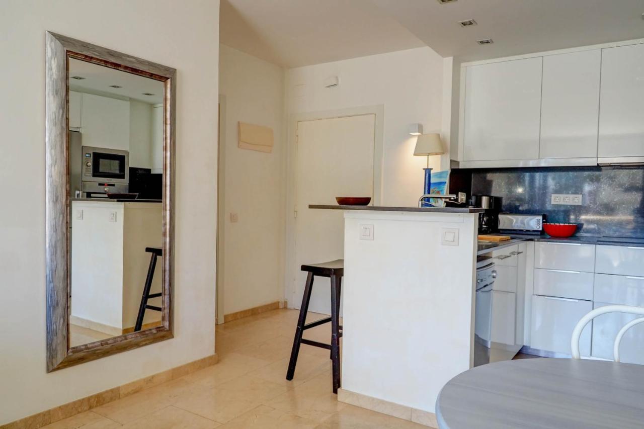 Mediterraneo Seaview Apartment By Hello Homes シッチェス エクステリア 写真