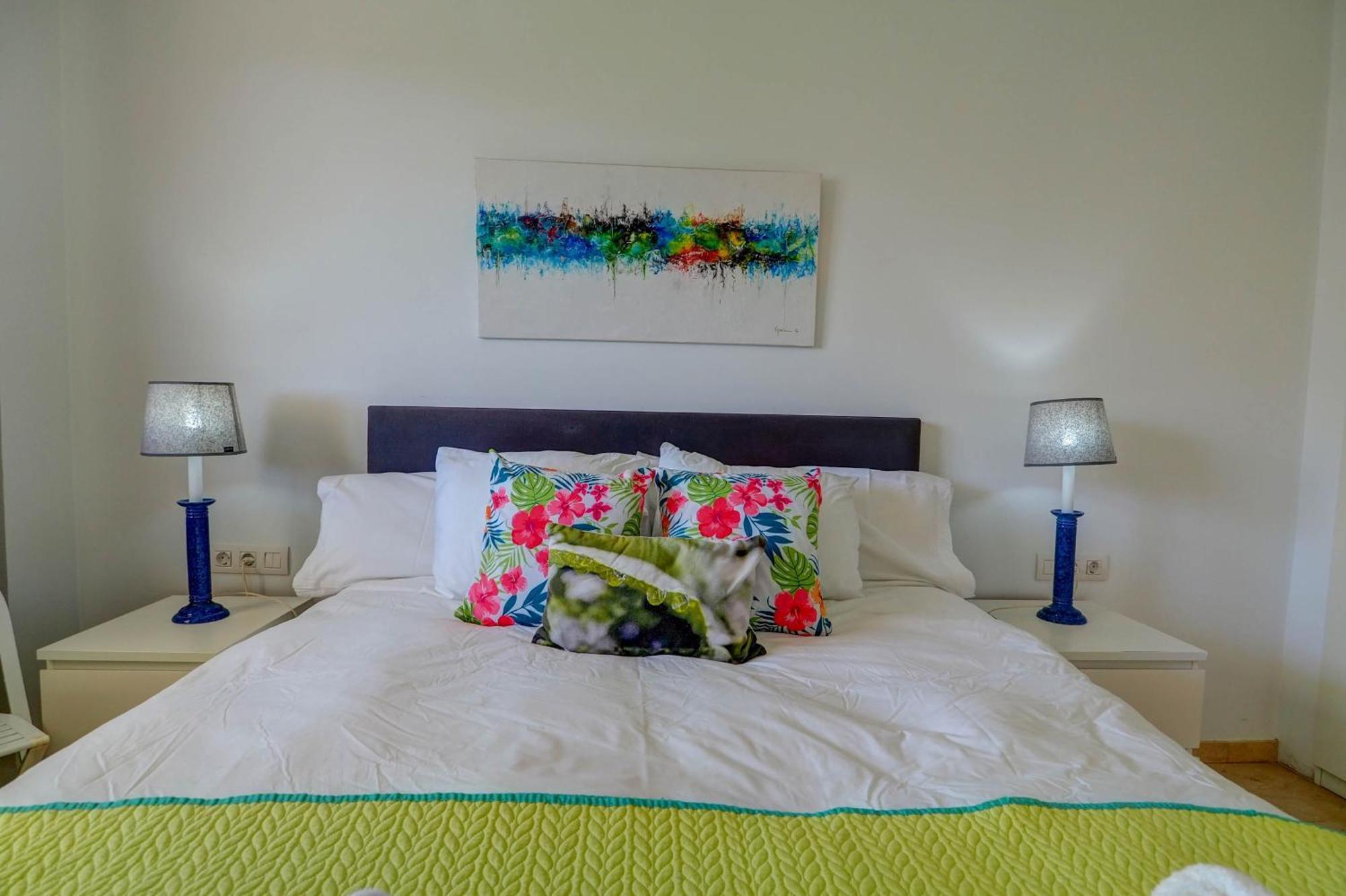Mediterraneo Seaview Apartment By Hello Homes シッチェス エクステリア 写真