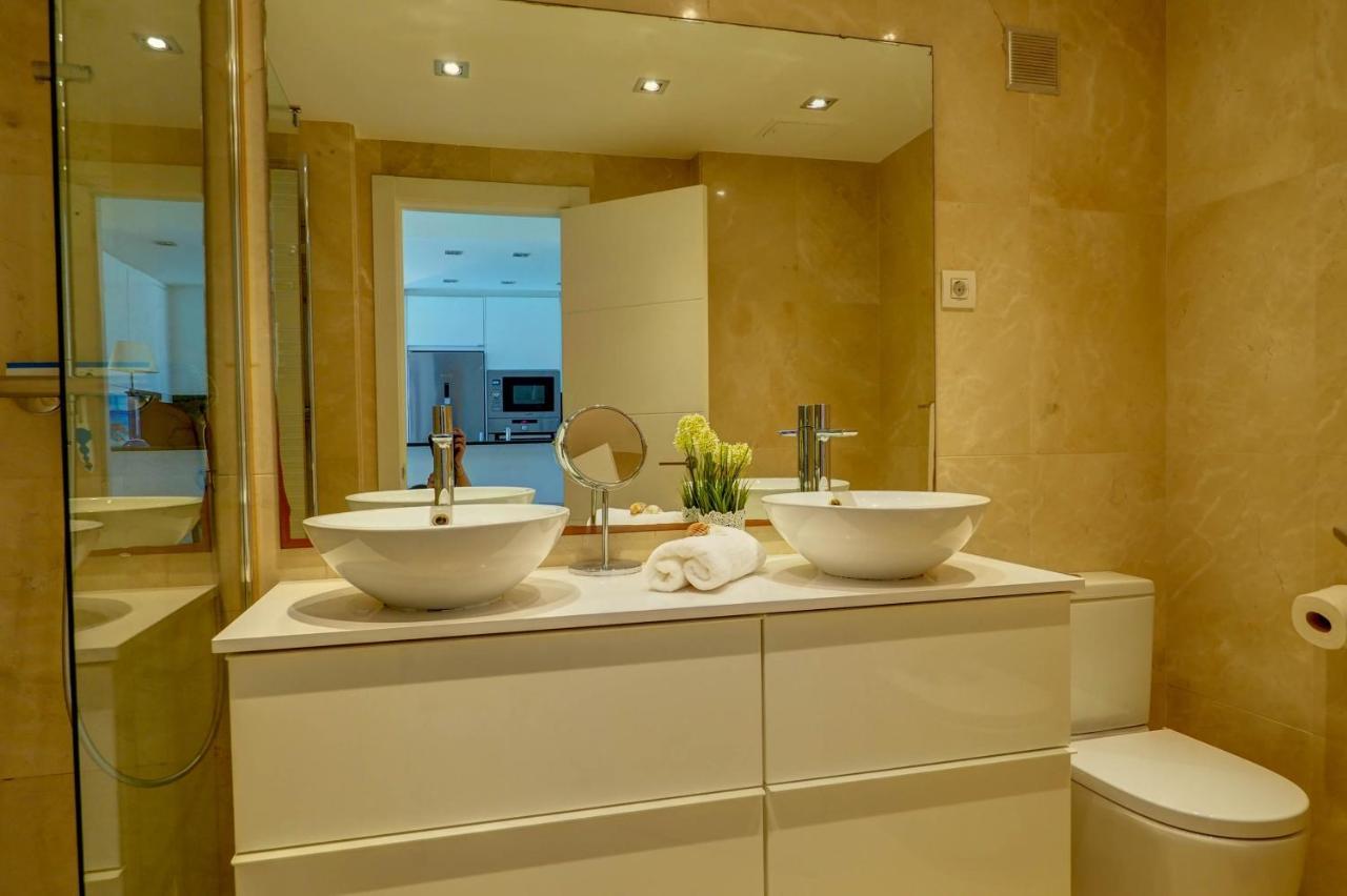 Mediterraneo Seaview Apartment By Hello Homes シッチェス エクステリア 写真