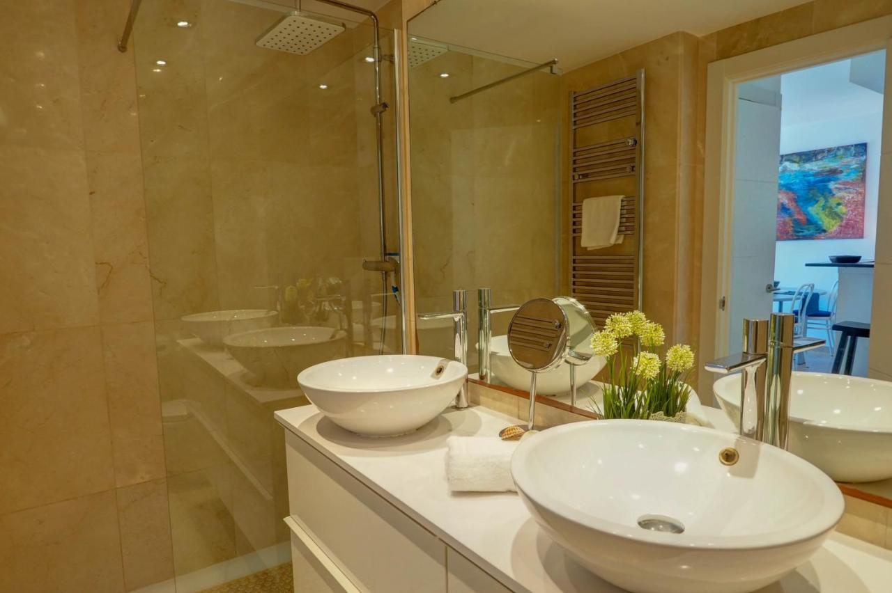 Mediterraneo Seaview Apartment By Hello Homes シッチェス エクステリア 写真